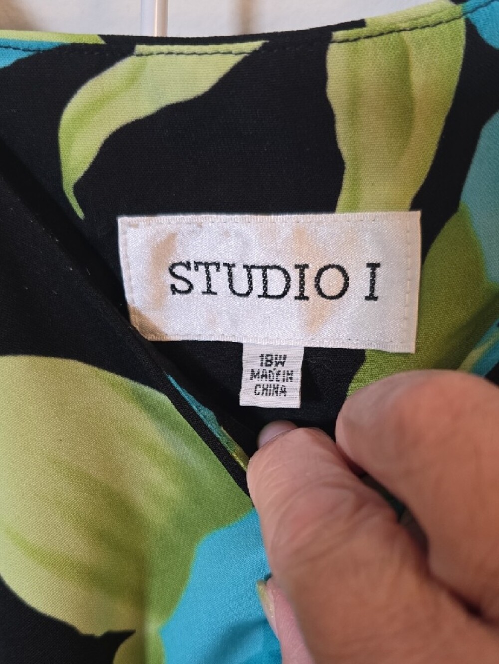 Studio I Black Midi Dress with Blue & Lime Tropical Floral Print Size 18W - Picture 2 of 11